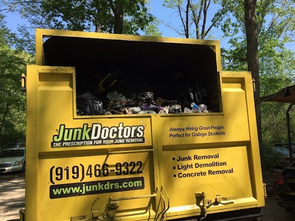 Junk Doctors crew serving Denton